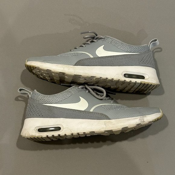 Nike Air Max Thea Running Shoes | Women's Size 7.5 | Light Grey - Picture 5 of 9